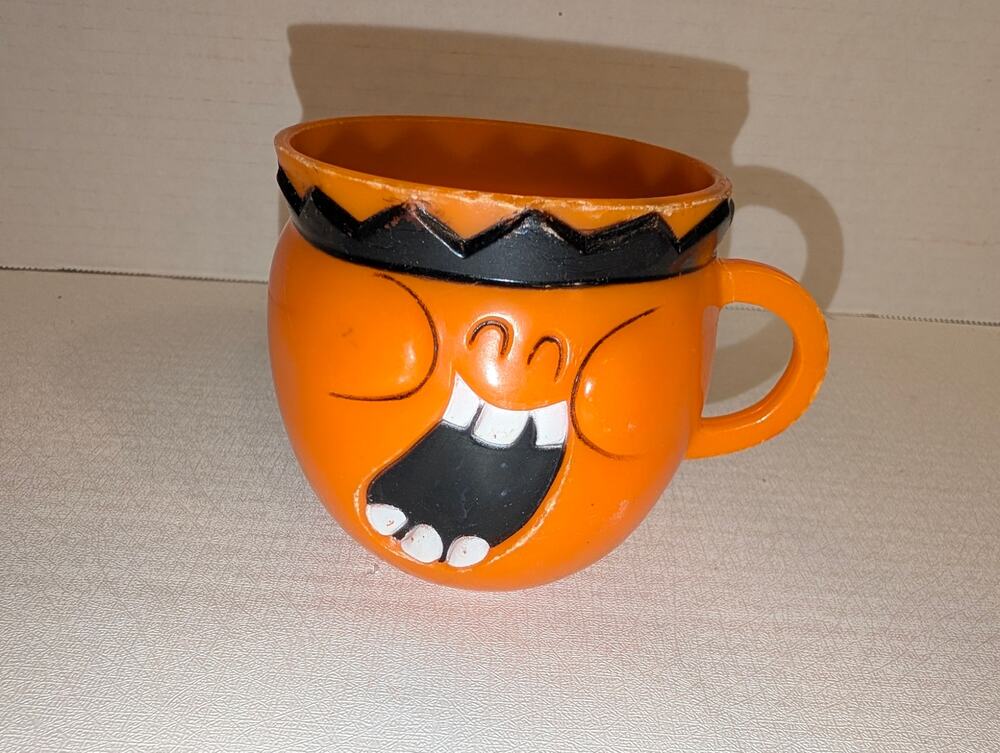 JOLLY OLLY ORANGE FUNNY FACE MUG Advertising Plastic Cup Pillsbury Vintage 1970s